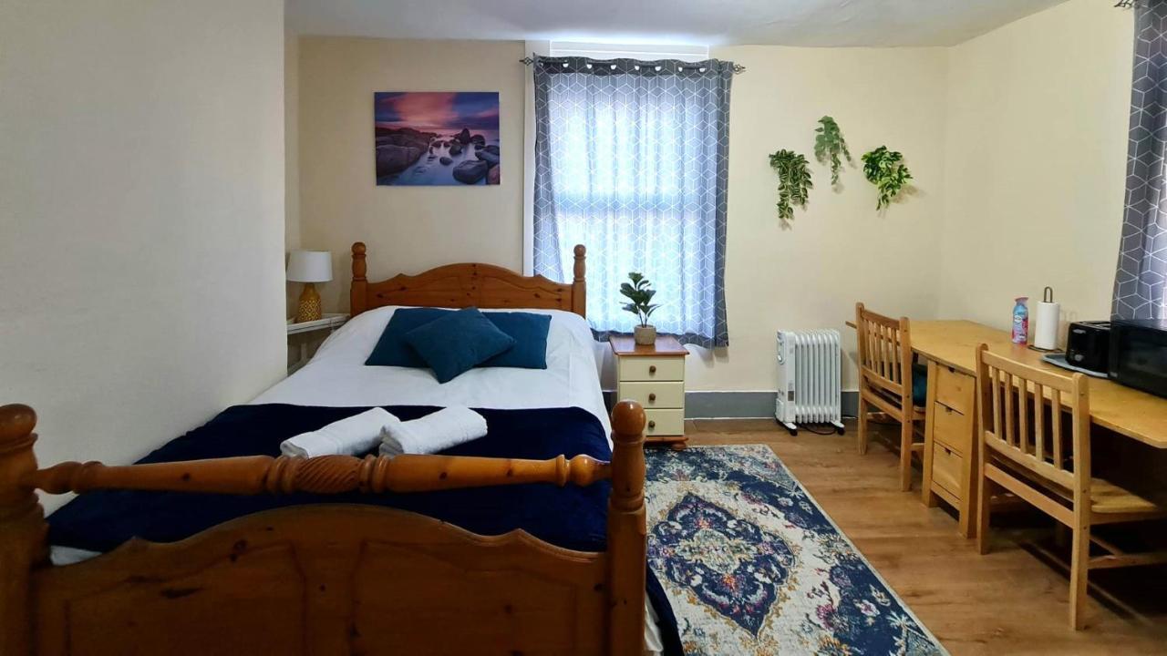 Lovely Private Near Central *