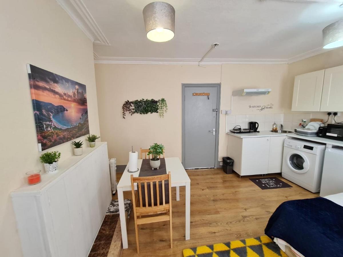 Appartement Lovely Private Near Central Londen