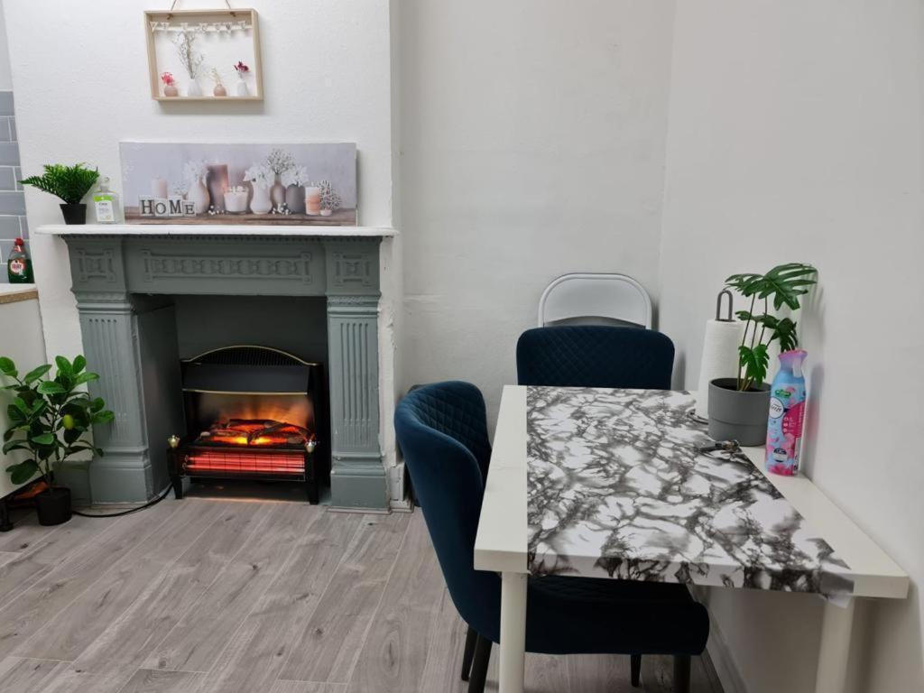 Appartement Lovely Private Near Central Londen